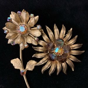 Vintage brooches, golden color with Rhinestone